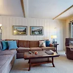 Summit 55 Apartment