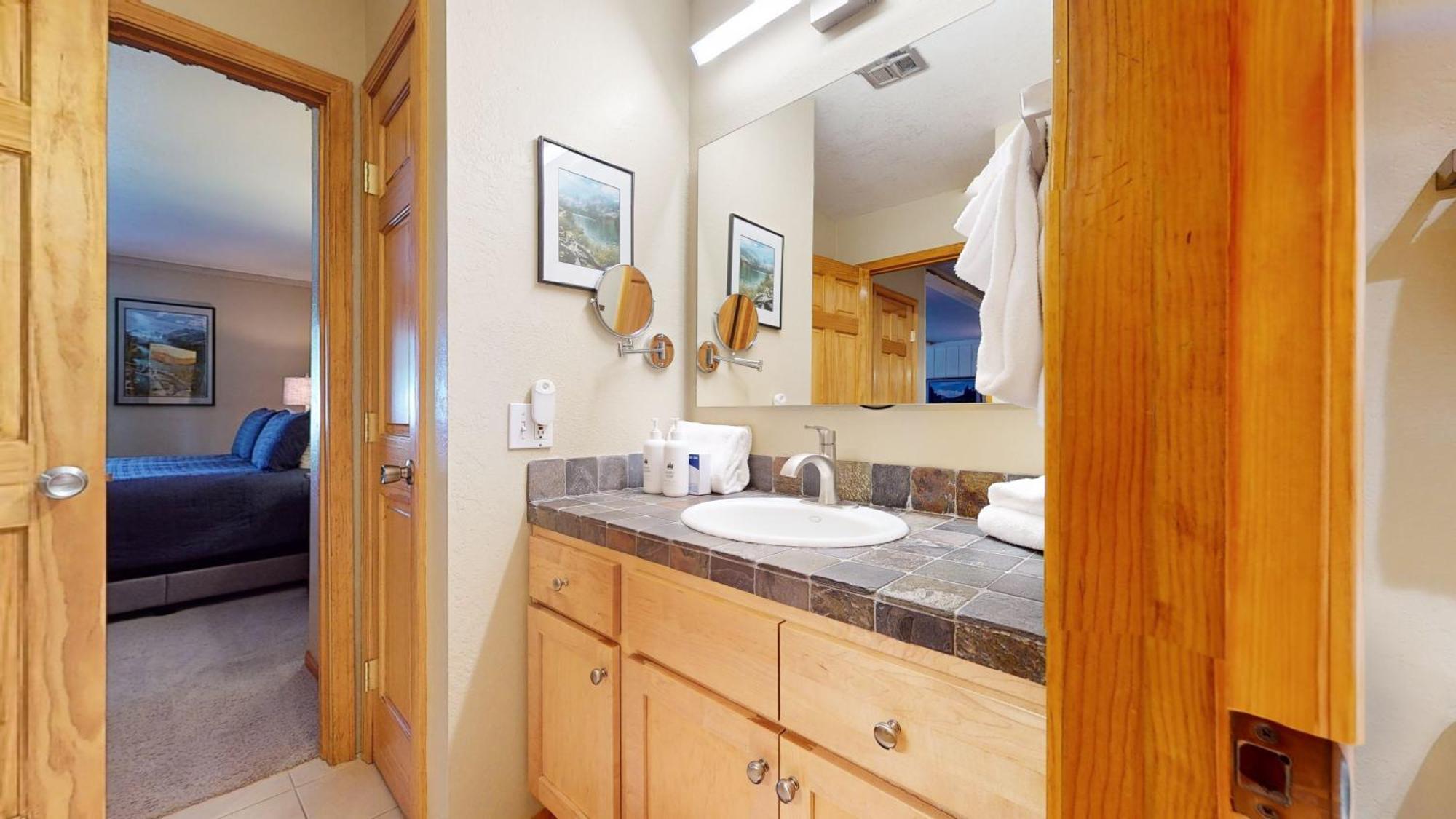 Apartment Summit 55